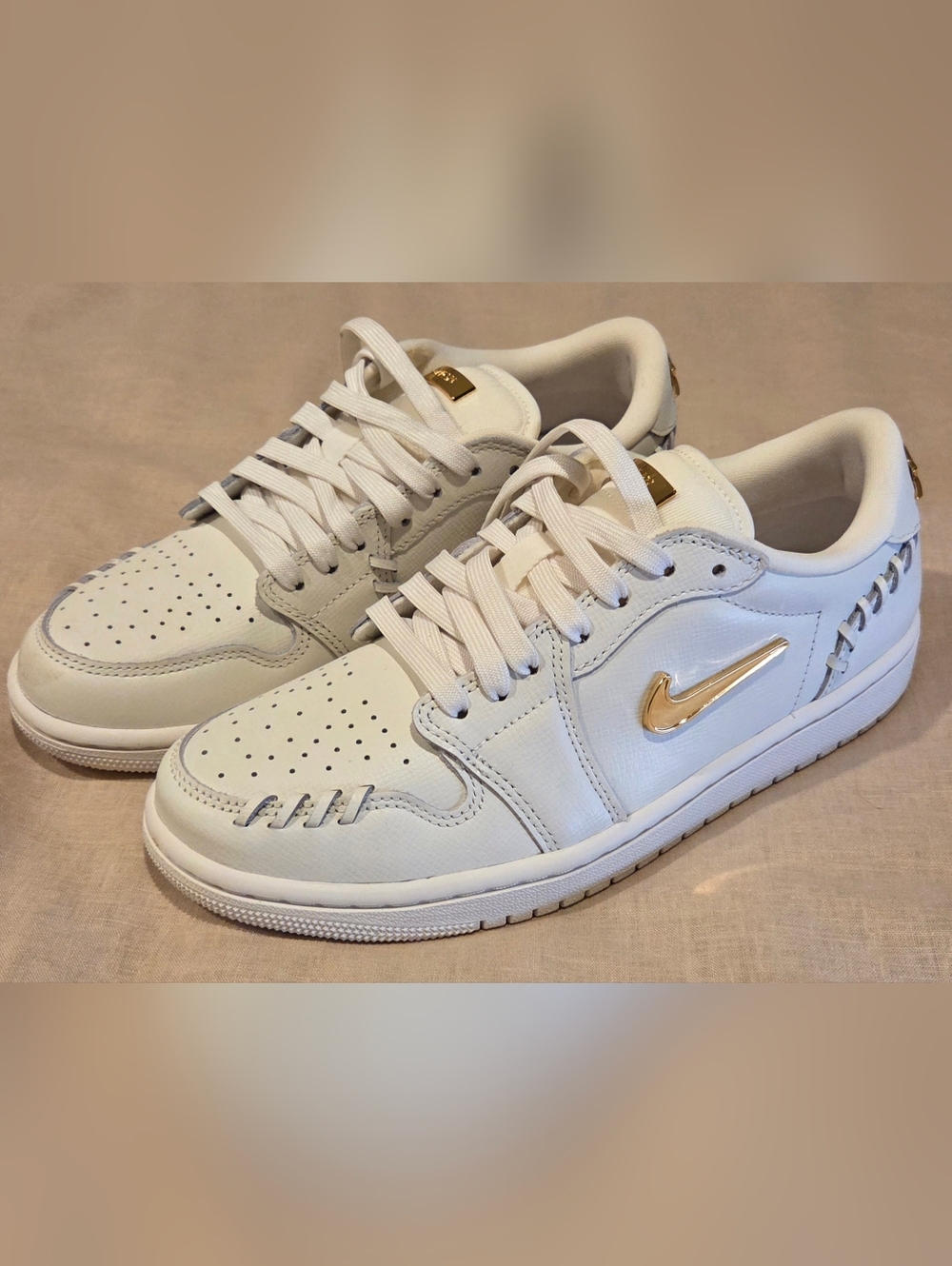 Nike Air Jordan 1 Low SE White Gold Chain Stitch Sneakers Women’s 8 NIB Rare